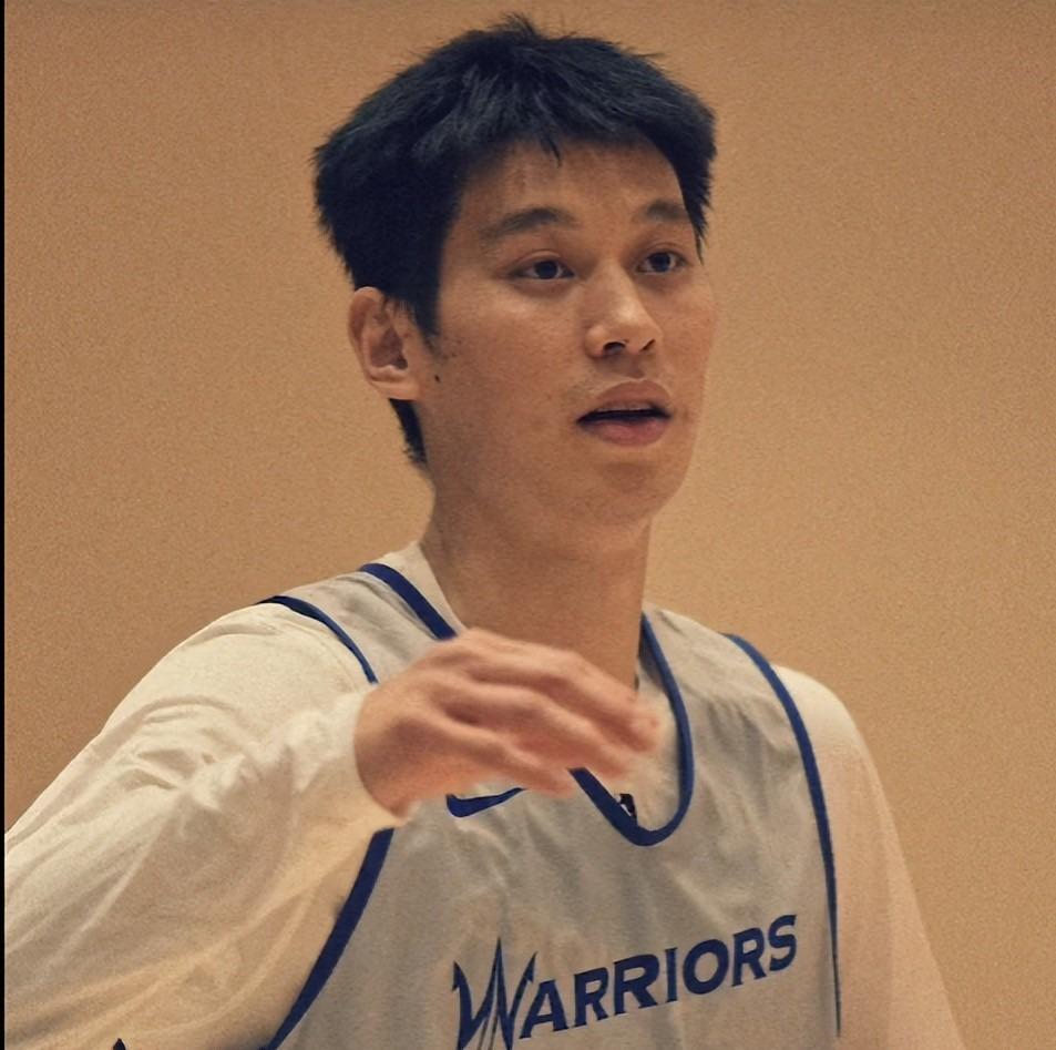 林书豪:有次半夜我给科比发消息你不能不尊重我之后5个月他没理我