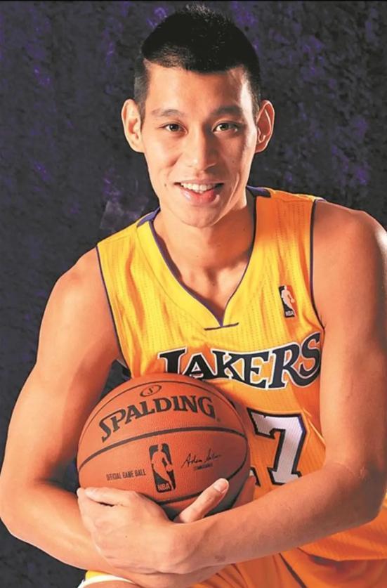 林书豪:有次半夜我给科比发消息你不能不尊重我之后5个月他没理我